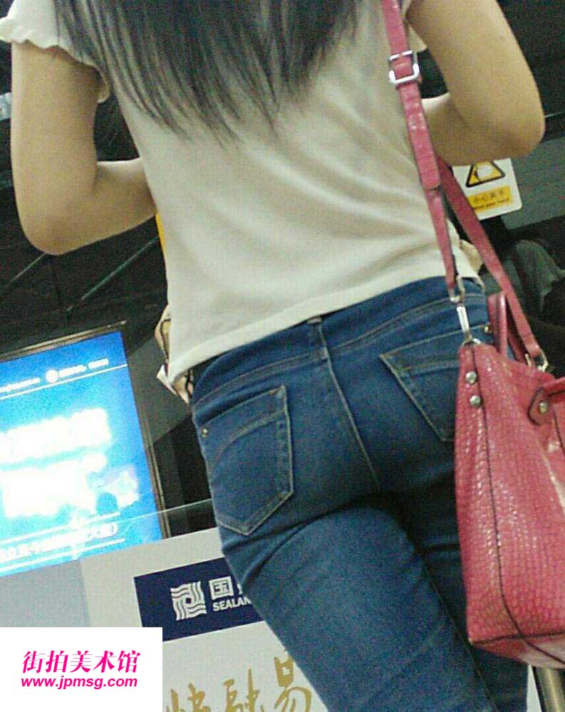 女人最美的姿态就是屁股特别大
