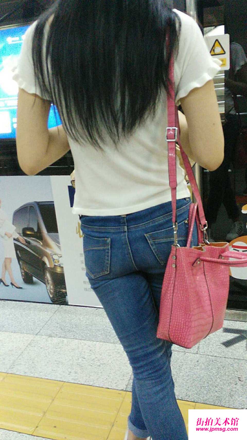 女人最美的姿态就是屁股特别大