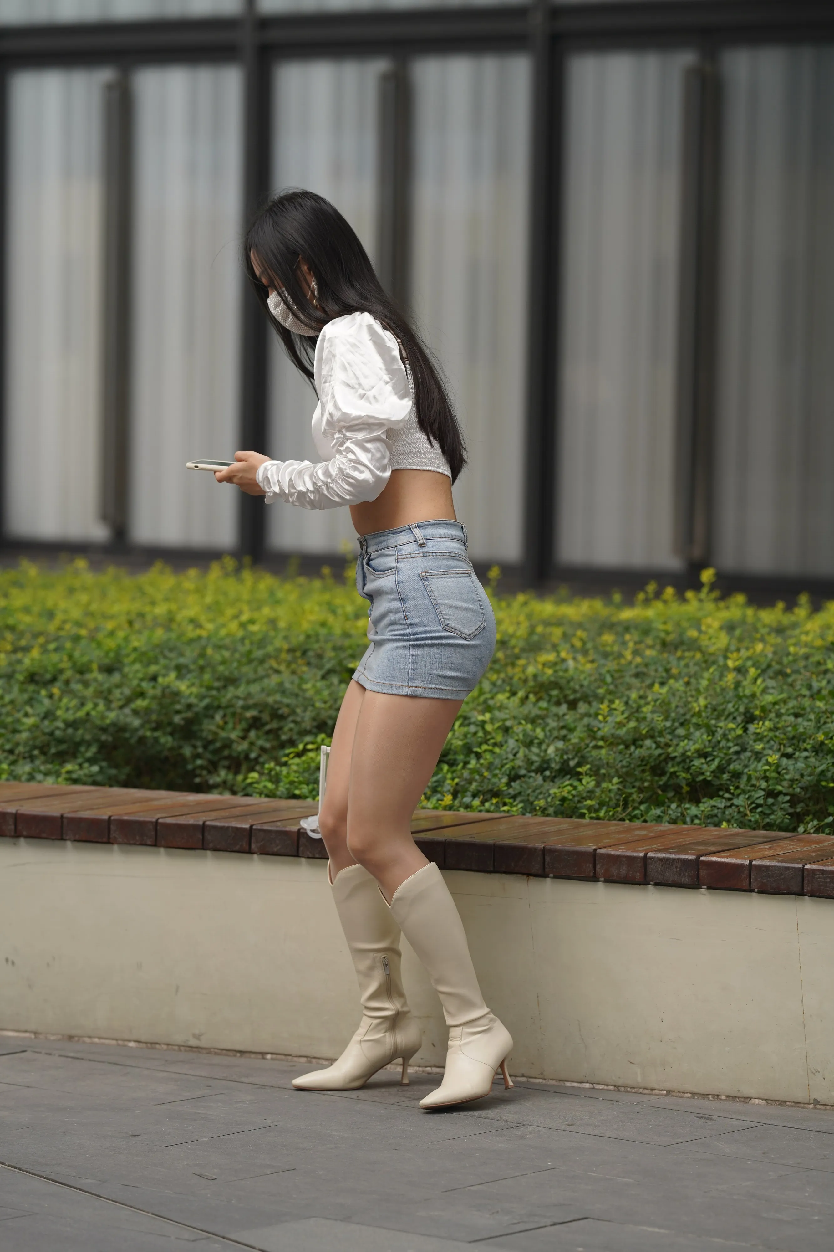 [2025-05-07] 国色美图之性感的牛仔裙白靴美女（3） [121P]