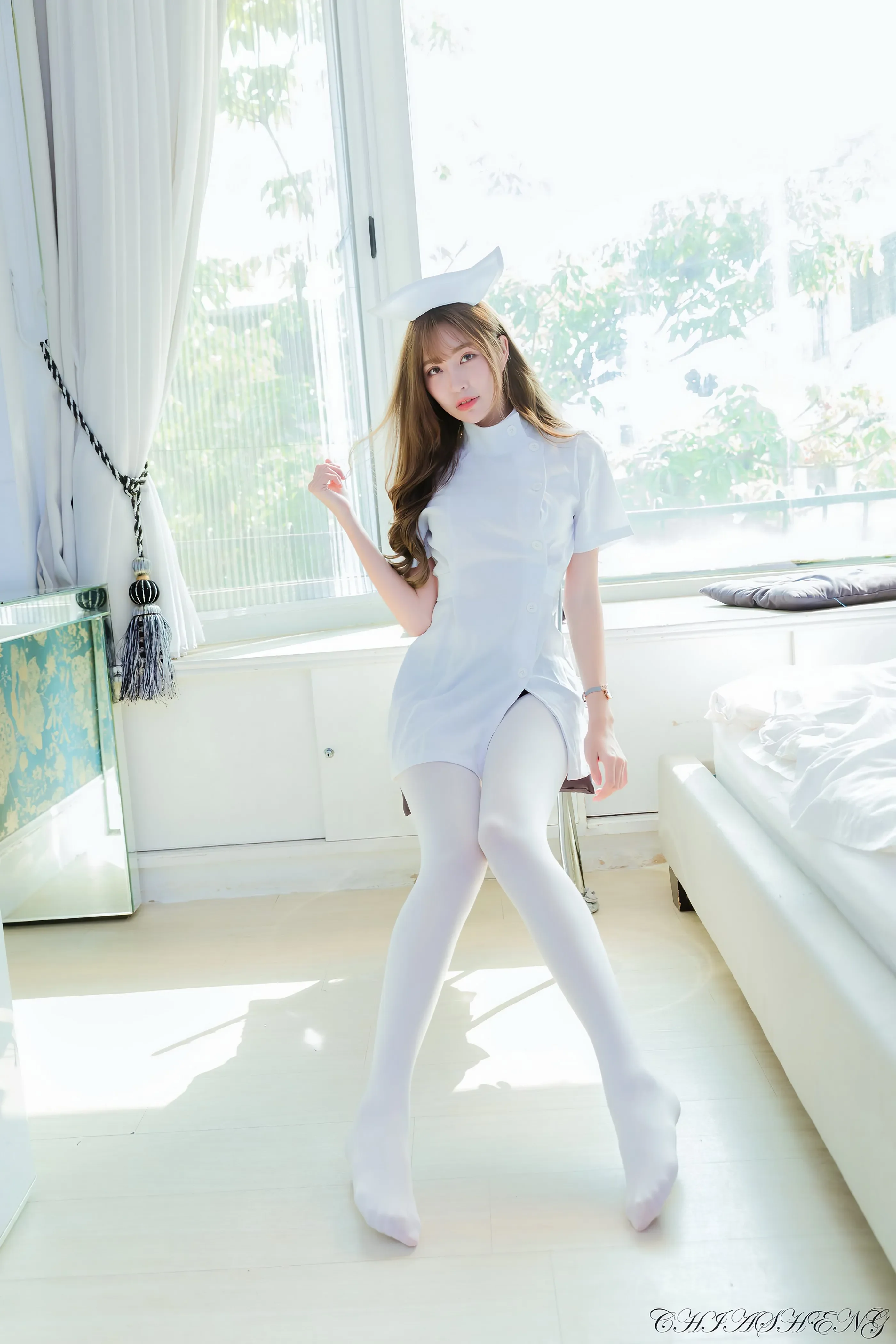 [2024-10-01] [旅拍]2019-04-14 黃上晏 護士服白絲美腿 [46P]