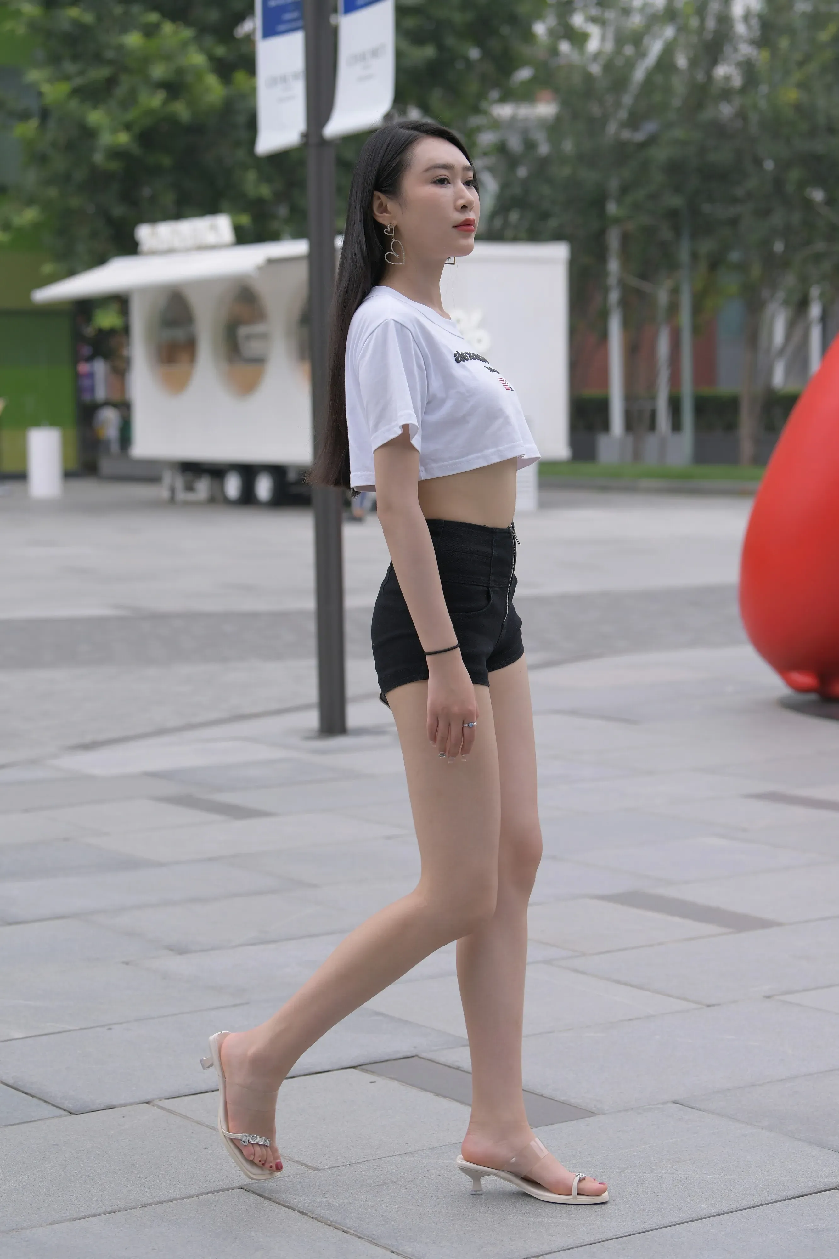 [2025-09-09] 黑色热裤美腿美女（六） [74P]