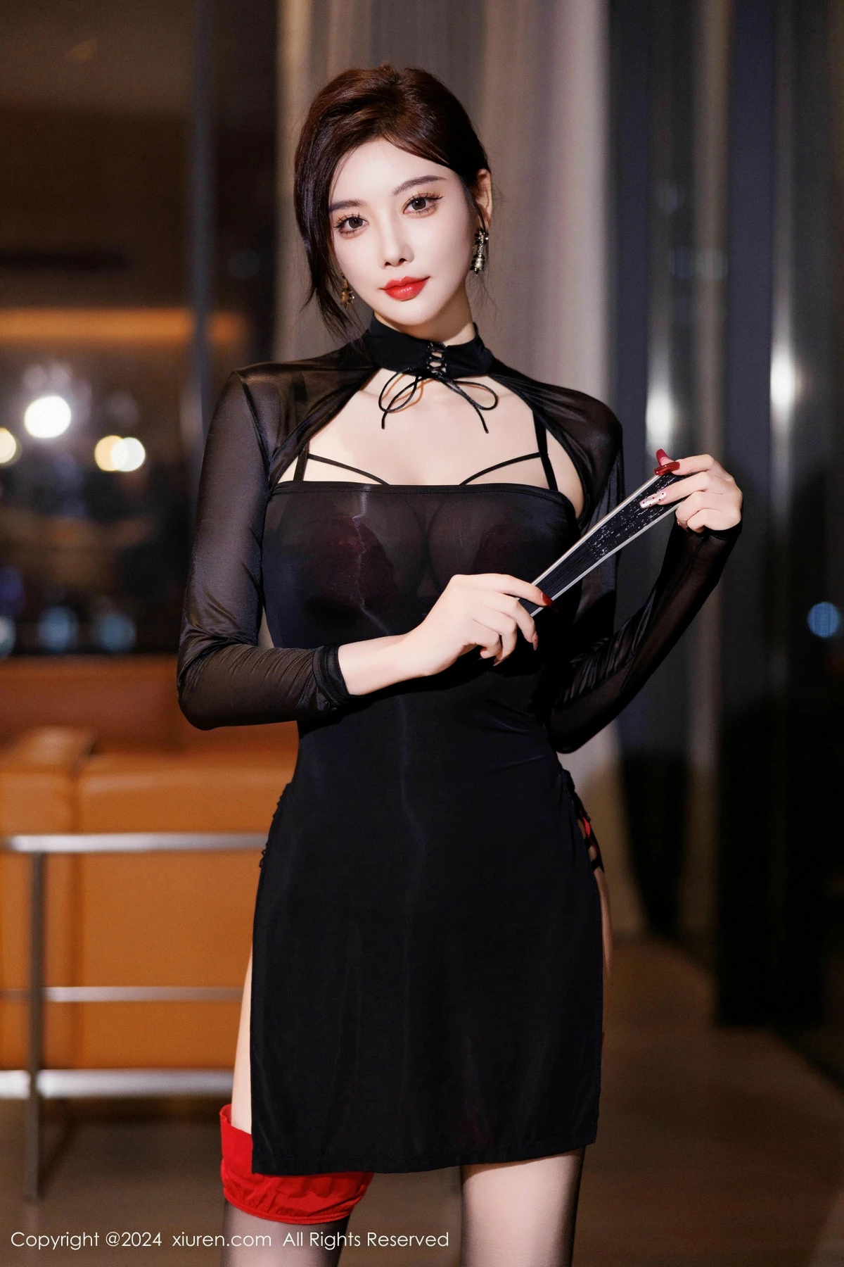 XiuRen第9599期_女神杨晨晨Yome性感黑色服饰露红色内衣配黑丝袜秀美腿诱惑写真80P_极品性感美女